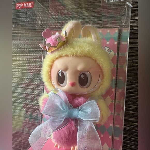 THE MONSTERS Let's Checkmate Series-Vinyl Plush Hanging Card - Picture 7 of 12